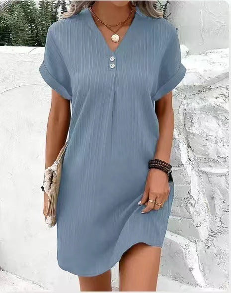 Robe Décontractée à Col V – Élégance Simple pour Tous les Jours
