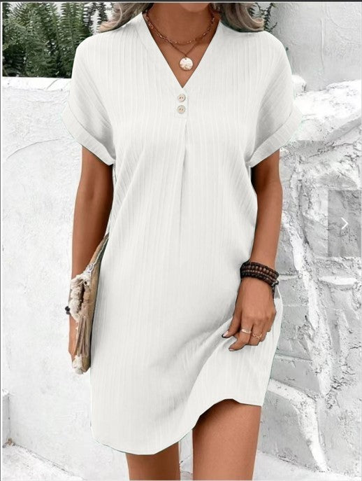 Robe Décontractée à Col V – Élégance Simple pour Tous les Jours